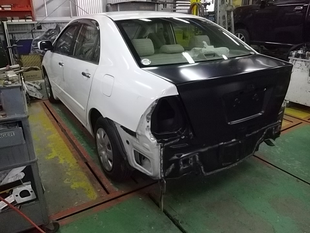 トヨタ　カローラ　事故の修正